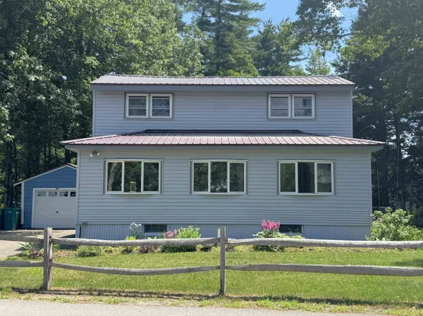 $519,000 | 29 Coopers Grove Road, Kingston, NH 03848