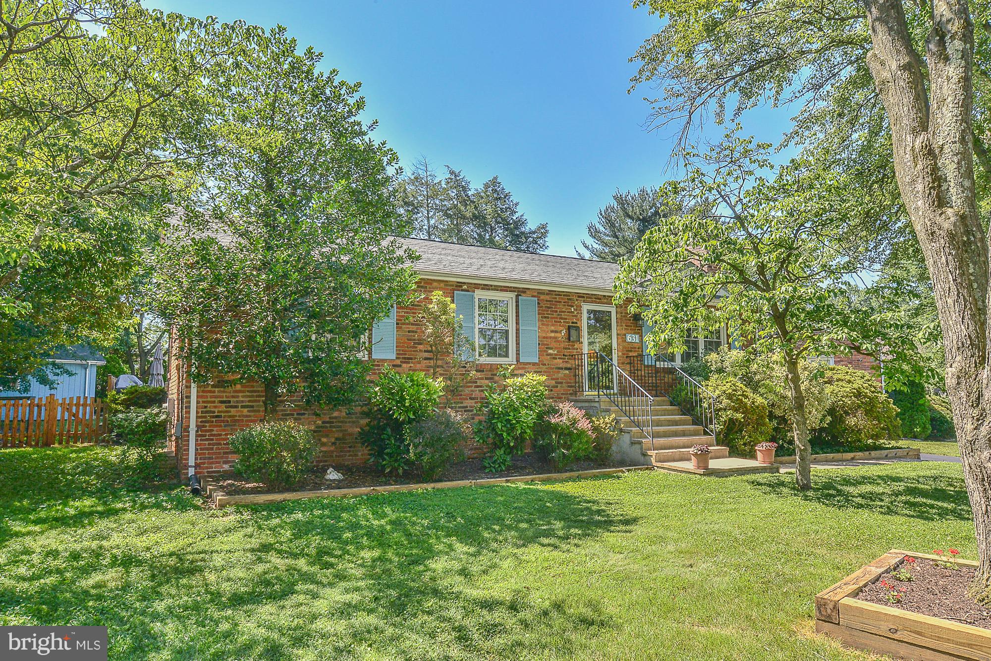 631 Tazewell Road Northwest Vienna, VA 22180 - Photo 2 of 30 Exterior (Front)