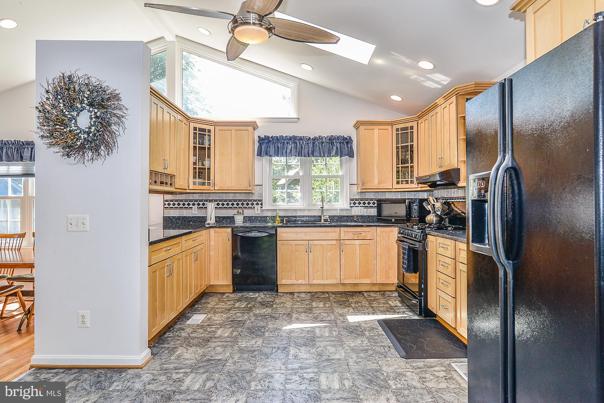 631 Tazewell Road Northwest Vienna, VA 22180 - Photo 11 of 30 Kitchen