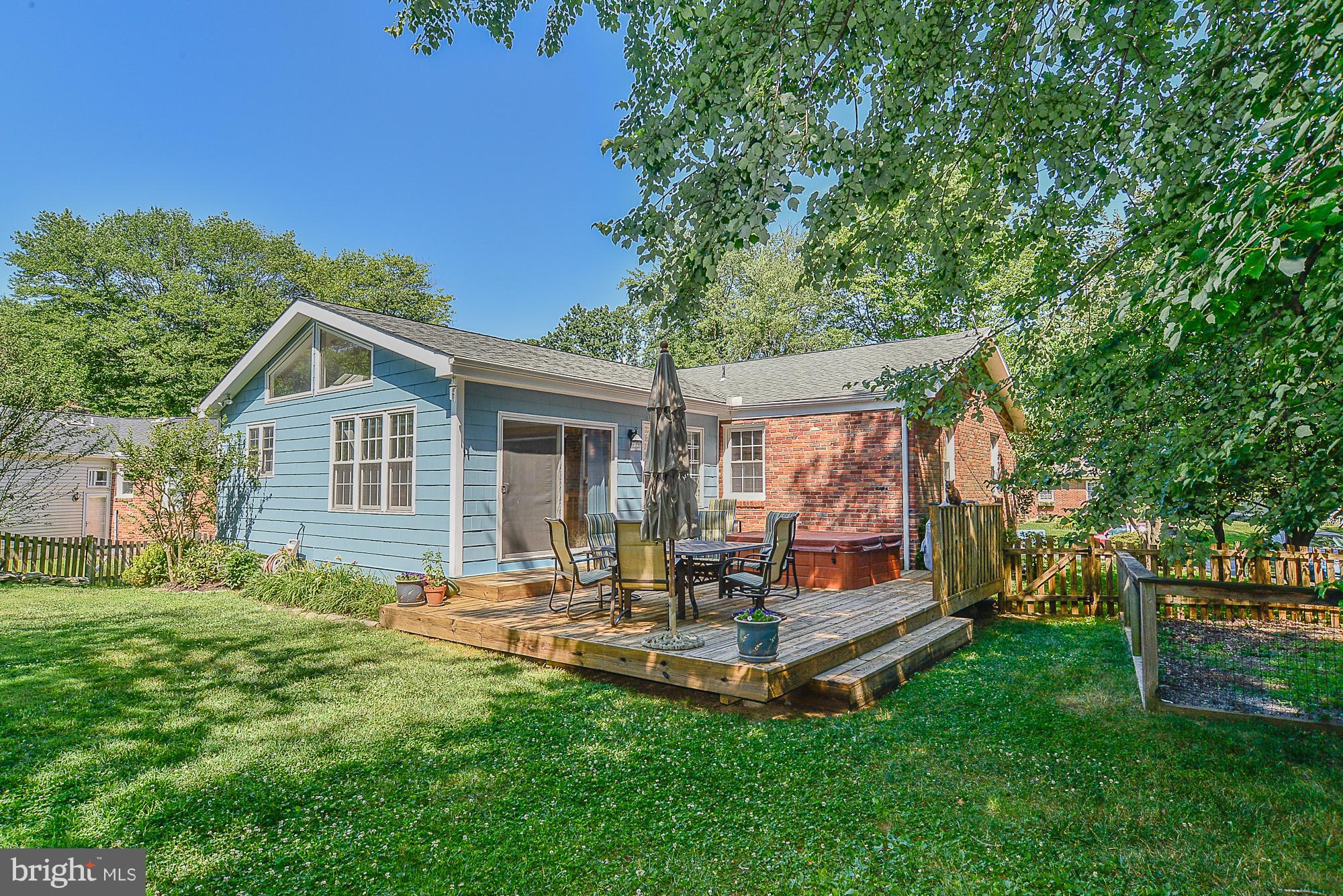 631 Tazewell Road Northwest Vienna, VA 22180 - Photo 29 of 30 Exterior (Rear)