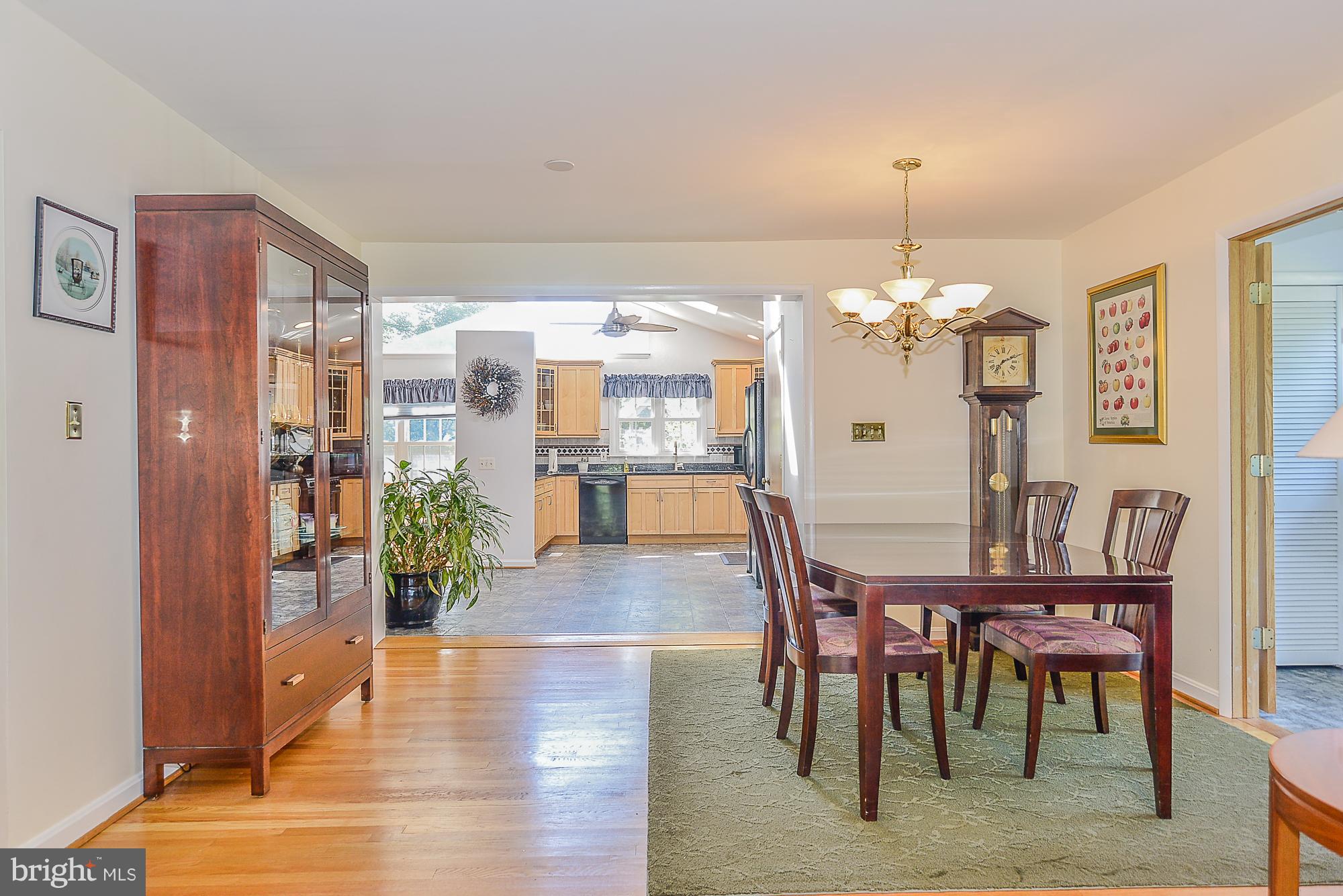 631 Tazewell Road Northwest Vienna, VA 22180 - Photo 5 of 30 Dining Room