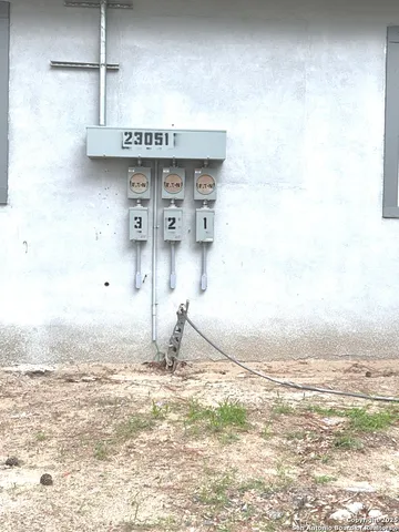 $360,000 | 23051 Highway 281, San Antonio, TX 78264