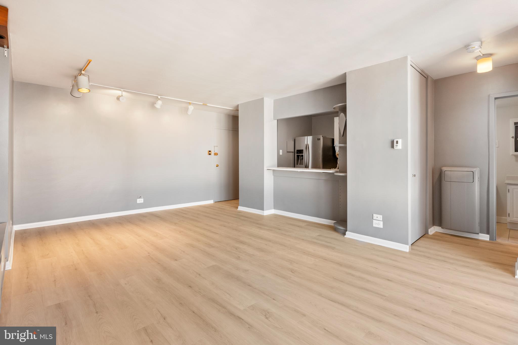 1260 21st Street Northwest, Unit 709 Washington, DC 20036 - Photo 3 of 11