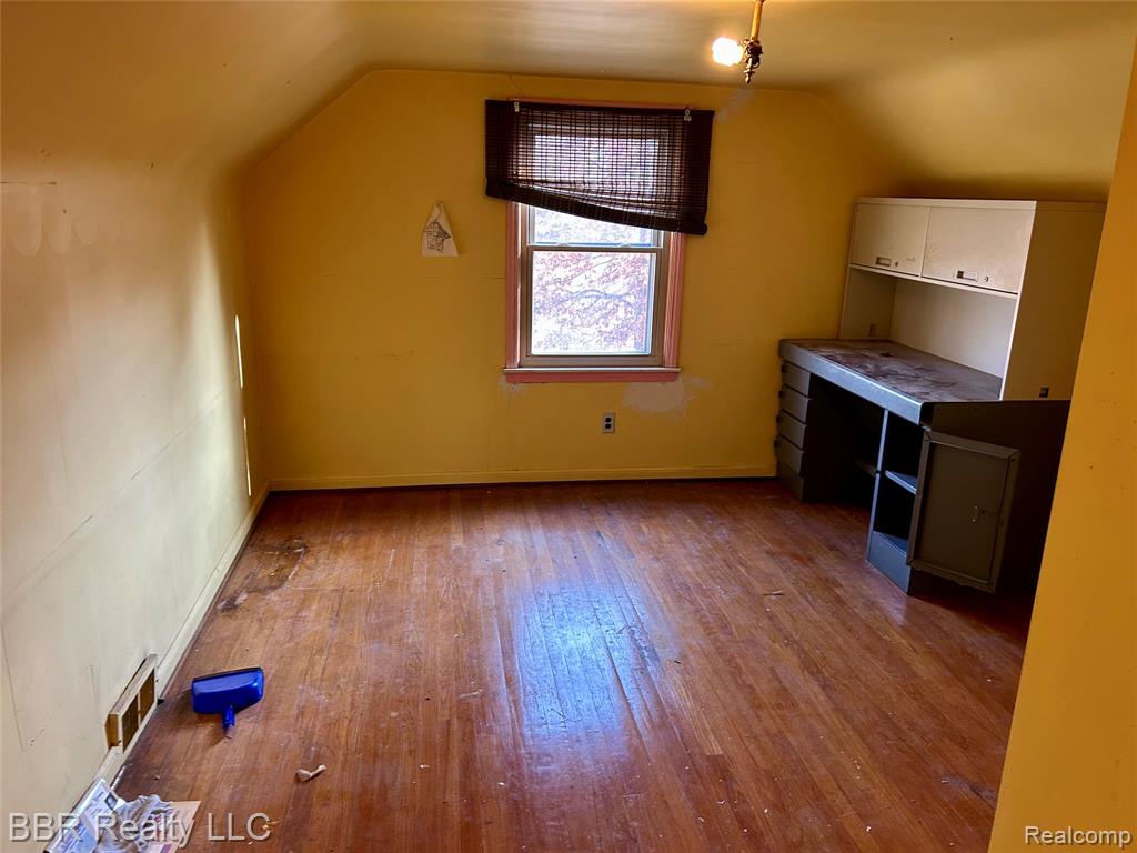 1989 Will Carleton Road Flat Rock, MI 48134 - Photo 15 of 24 Gallery Image 15