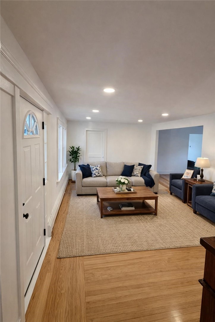 2 Tobyhanna Street Providence, RI 02910 - Photo 4 of 18