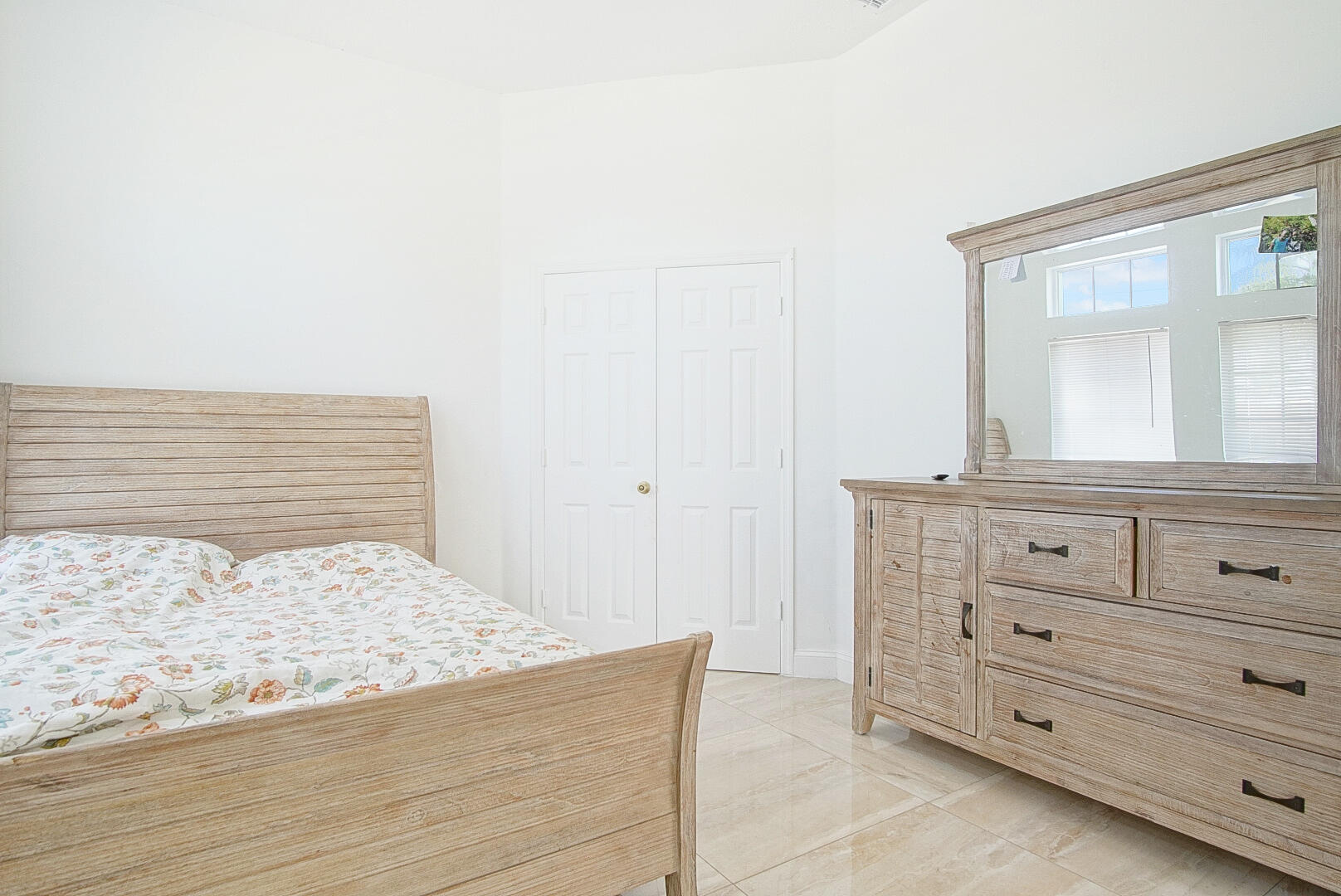 2619 Southwest Fair Isle Road Port St. Lucie, FL 34987 - Photo 21 of 33 a view of a dresser