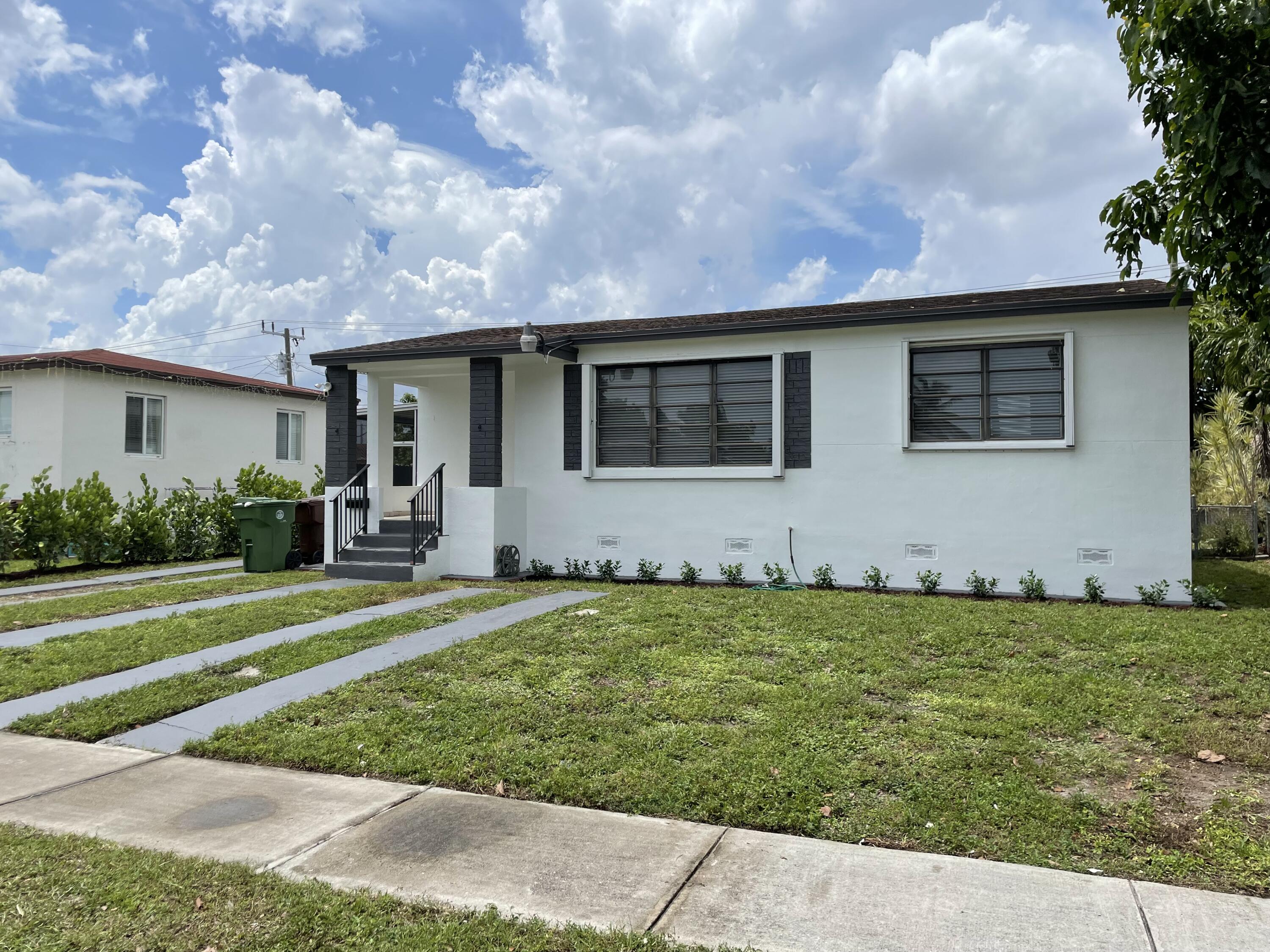 41 West 64th Street Hialeah, FL 33012 - Photo 2 of 15 IMG_0375