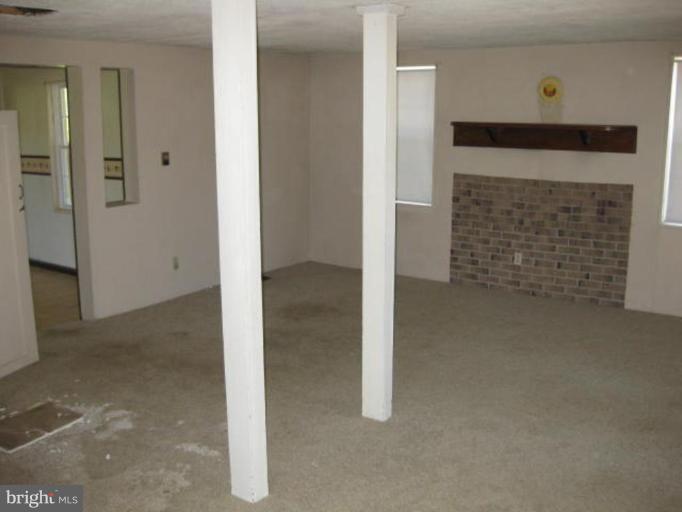 4401 Geeting Road Westminster, MD 21158 - Photo 12 of 18 Living Room