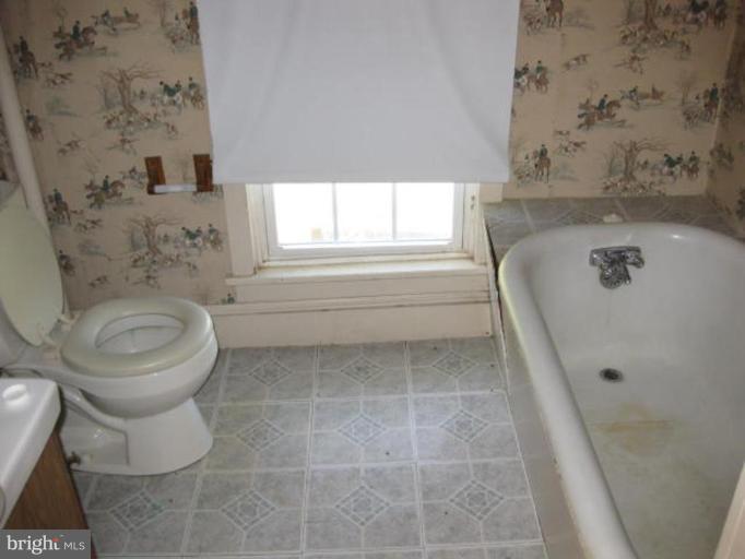 4401 Geeting Road Westminster, MD 21158 - Photo 15 of 18 Master Bath