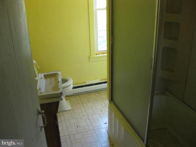 4401 Geeting Road Westminster, MD 21158 - Photo 17 of 18 Bath #2