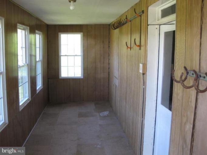 4401 Geeting Road Westminster, MD 21158 - Photo 18 of 18 Porch