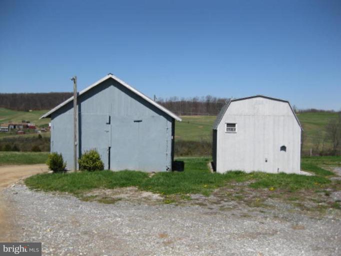4401 Geeting Road Westminster, MD 21158 - Photo 9 of 18 Shed