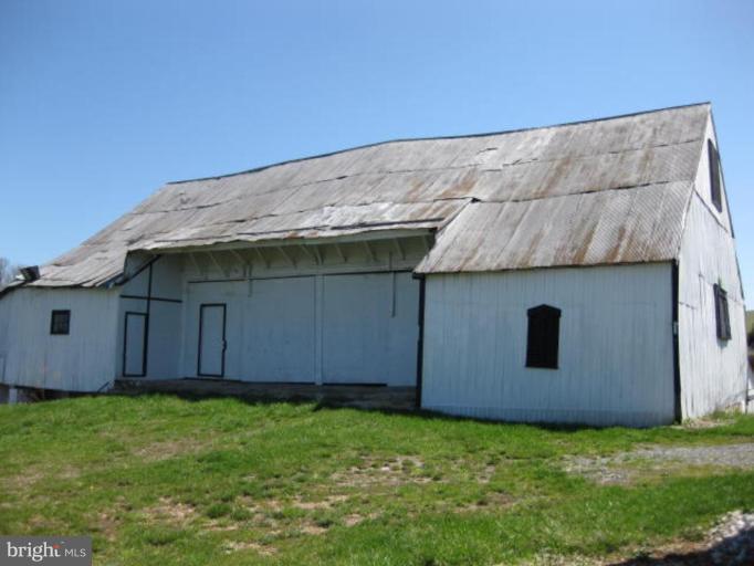 4401 Geeting Road Westminster, MD 21158 - Photo 10 of 18 Barn