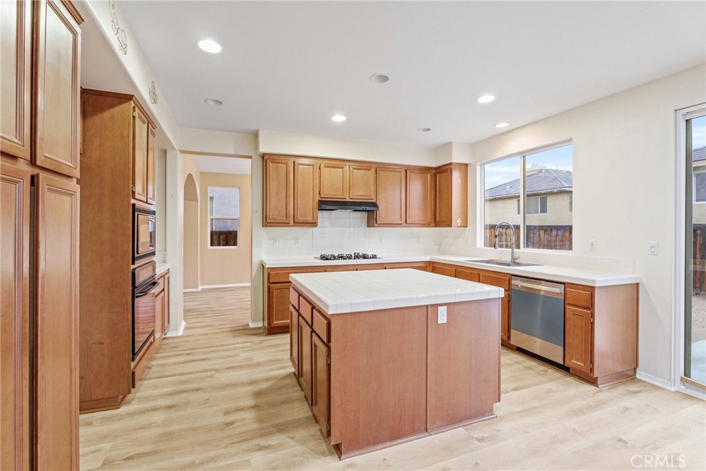 12642 Luna Road Victorville, CA 92392 - Photo 8 of 34