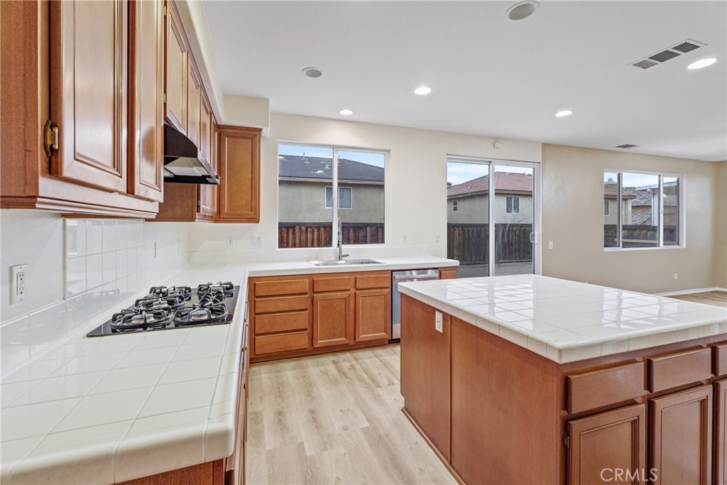 12642 Luna Road Victorville, CA 92392 - Photo 9 of 34