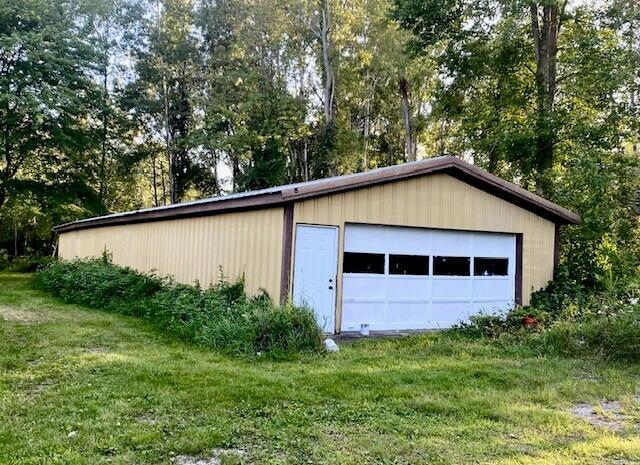 2643 West River Road Muskegon, MI 49445 - Photo 5 of 34 4