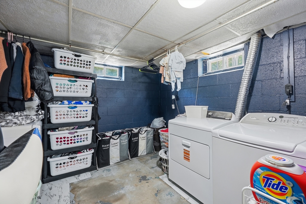 23 Smith Street Chicopee, MA 01020 - Photo 31 of 39