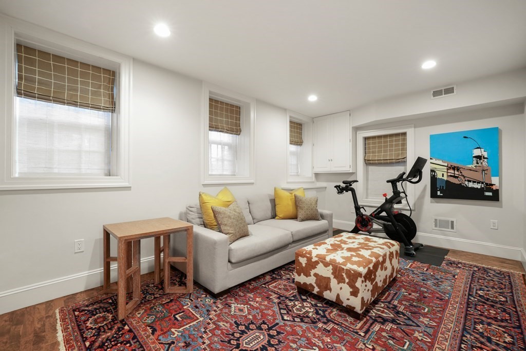 22 Charles River Square Boston, MA 02114 - Photo 20 of 28