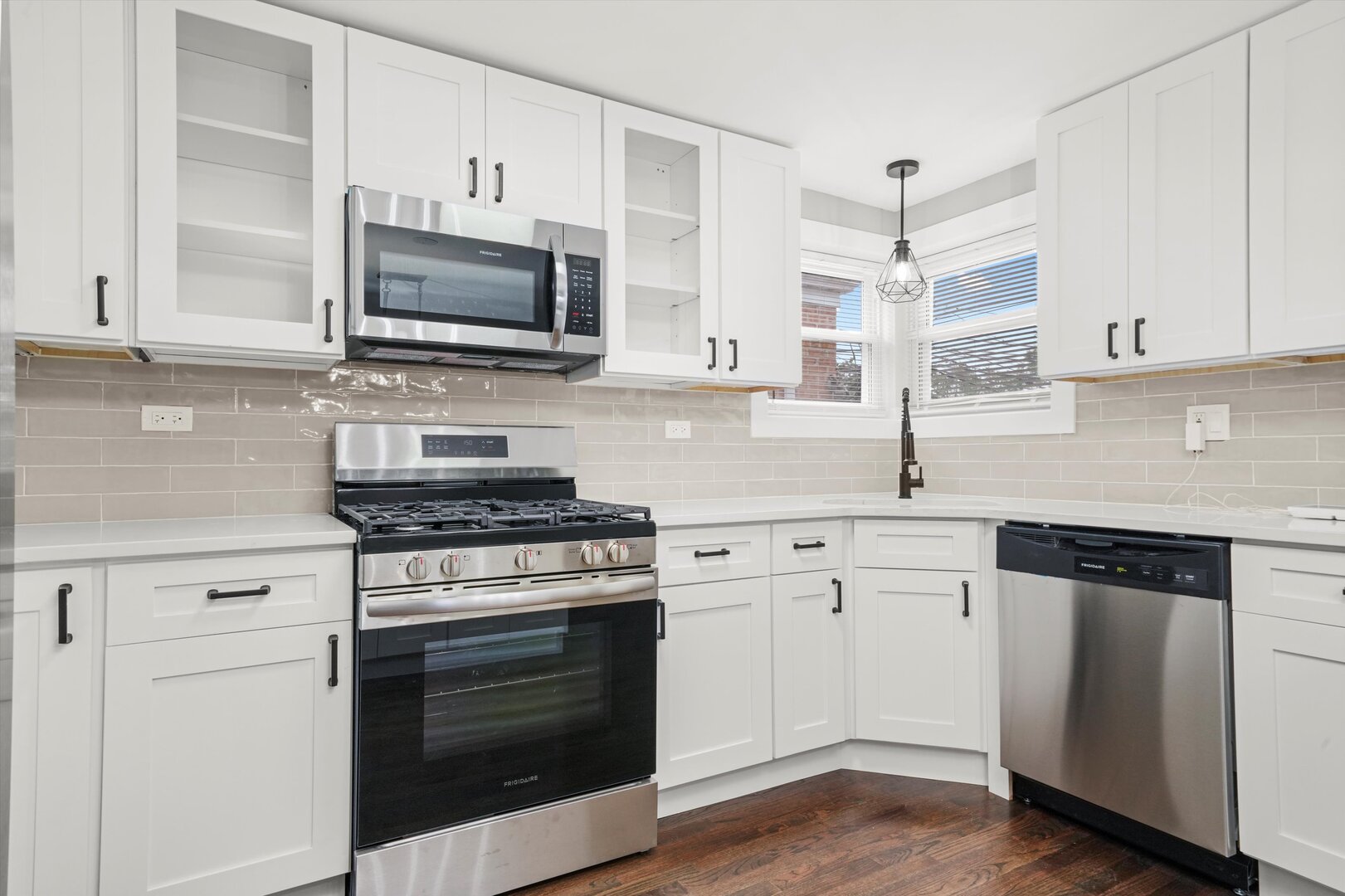 819 East 98th Place Chicago, IL 60628 - Photo 17 of 61