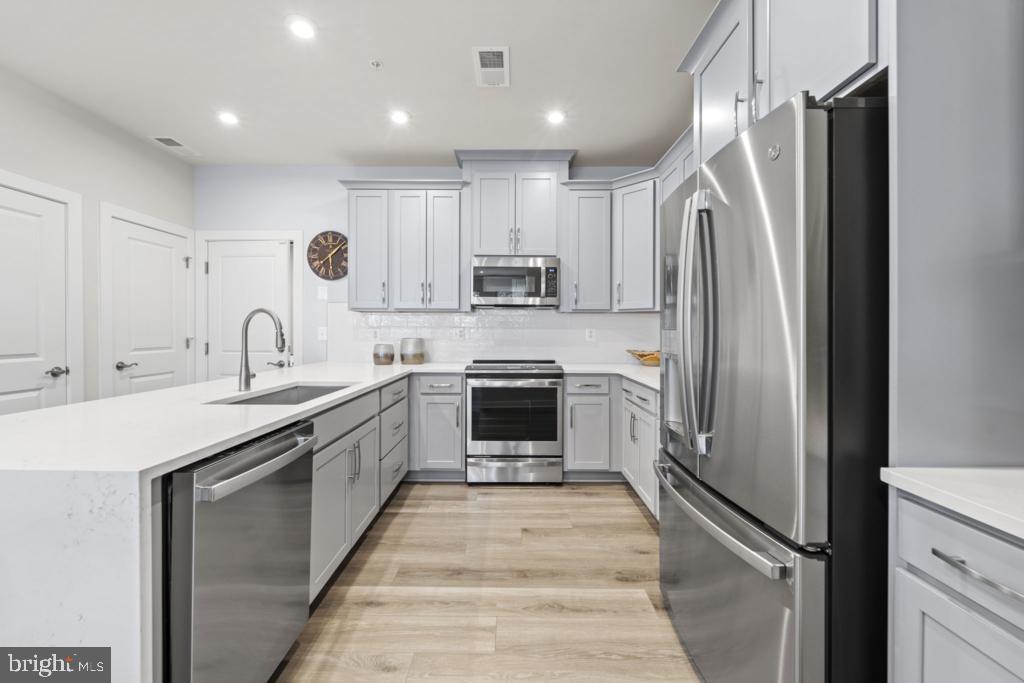 13550 Innovation Station Loop Herndon, VA 20171 - Photo 6 of 37