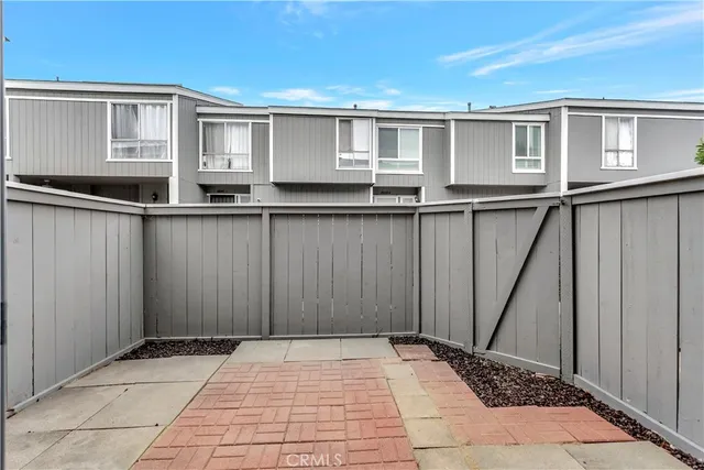 $699,000 | 2670 West Segerstrom Avenue, Unit F, Santa Ana, CA 92704