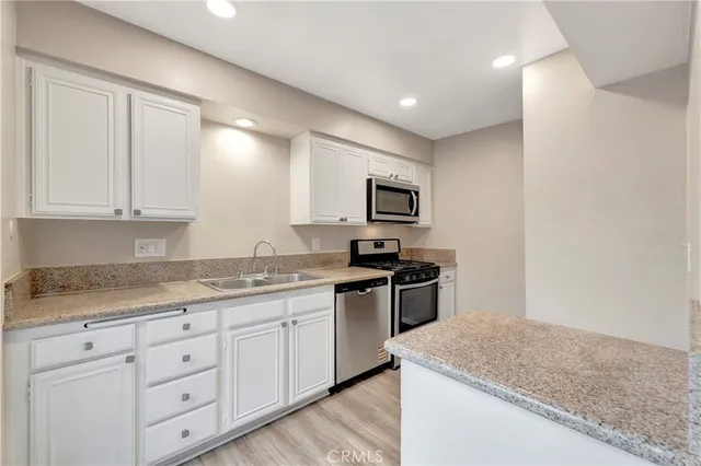 $699,000 | 2670 West Segerstrom Avenue, Unit F, Santa Ana, CA 92704