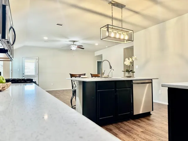 $2,045 | 14013 Stony Gap Lane, Conroe, TX 77384