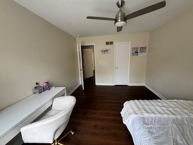 192 Kings Row Northeast Marietta, GA 30067 - Photo 17 of 34 a bedroom with a bed and a chandelier