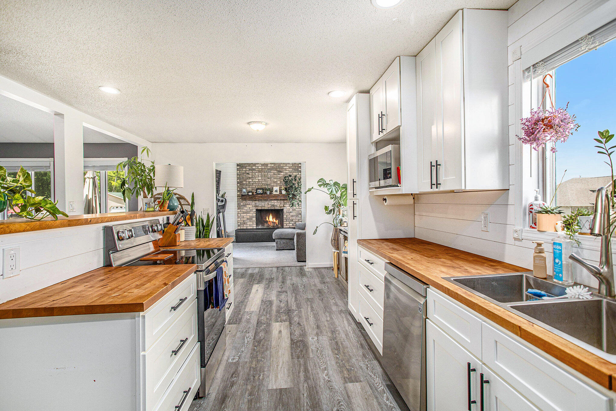 674 Booth Road Bronson, MI 49028 - Photo 8 of 34 Kitchen