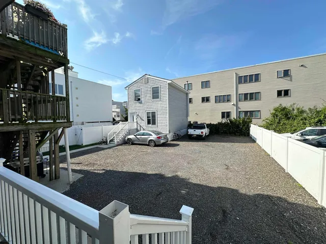a view of a house with a garage
