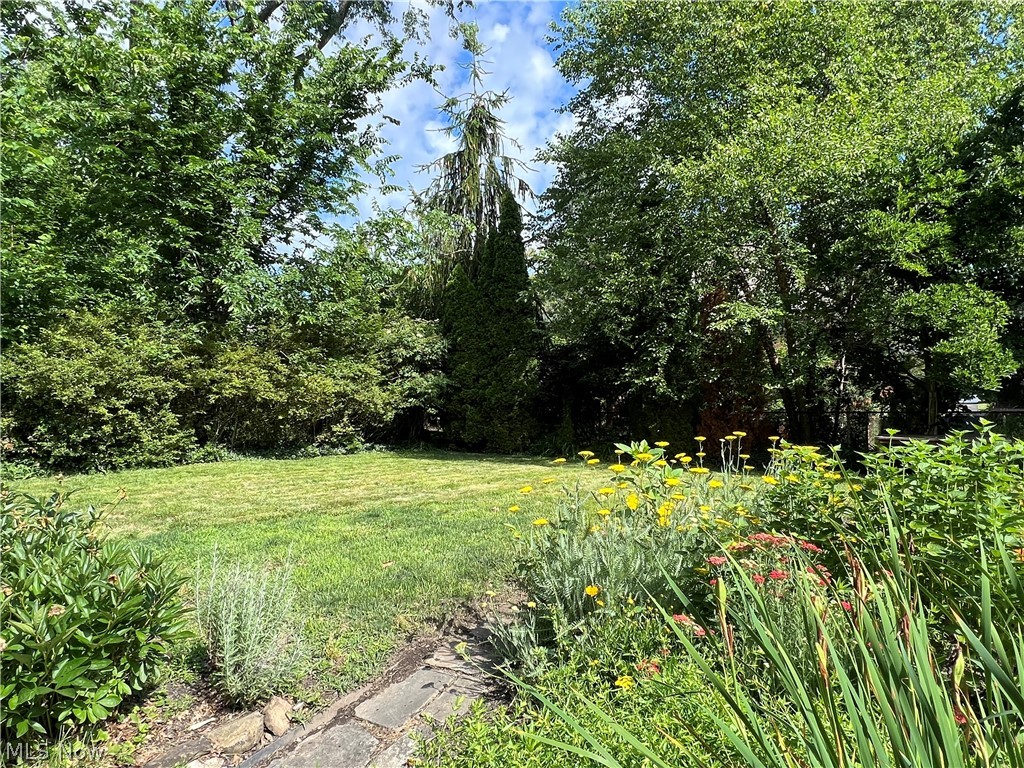 16287 Brewster Road Cleveland, OH 44112 - Photo 7 of 47 Gallery Image 7