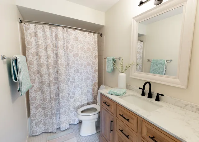 $339,490 | 701 Lake Hinsdale Drive, Unit 306, Willowbrook, IL 60527