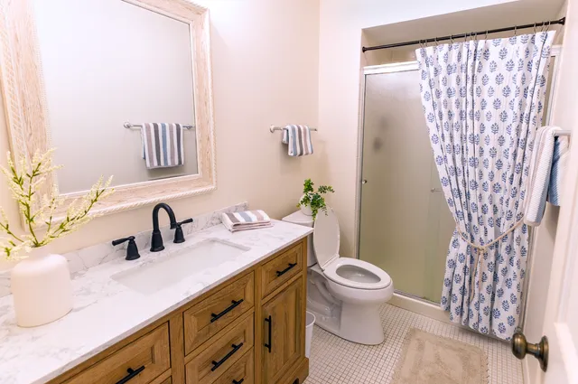 $339,490 | 701 Lake Hinsdale Drive, Unit 306, Willowbrook, IL 60527