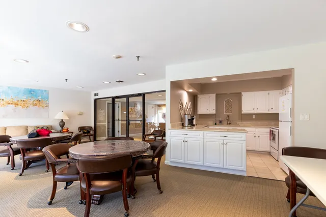 $339,490 | 701 Lake Hinsdale Drive, Unit 306, Willowbrook, IL 60527