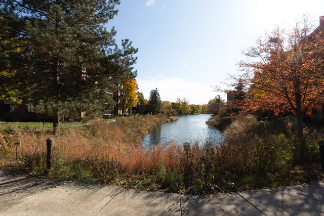 $339,490 | 701 Lake Hinsdale Drive, Unit 306, Willowbrook, IL 60527