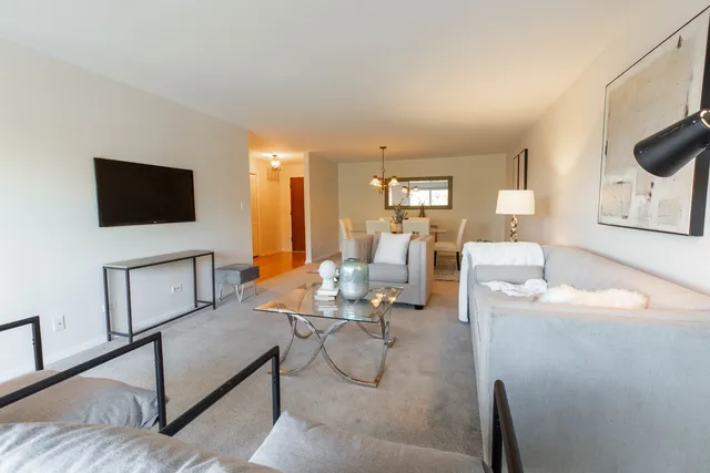 $339,490 | 701 Lake Hinsdale Drive, Unit 306, Willowbrook, IL 60527