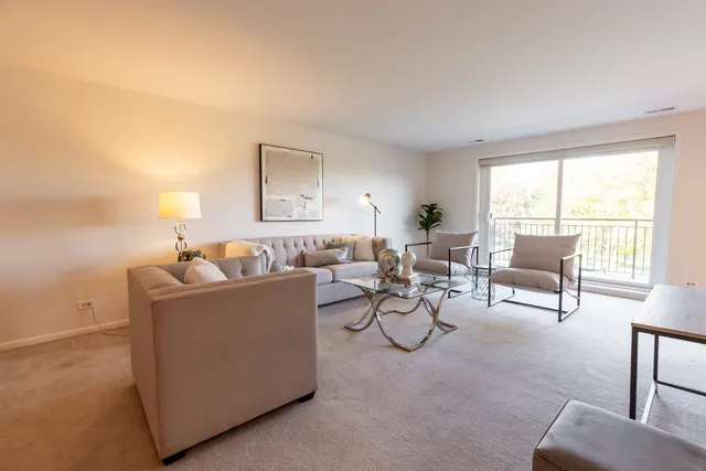 $339,490 | 701 Lake Hinsdale Drive, Unit 306, Willowbrook, IL 60527