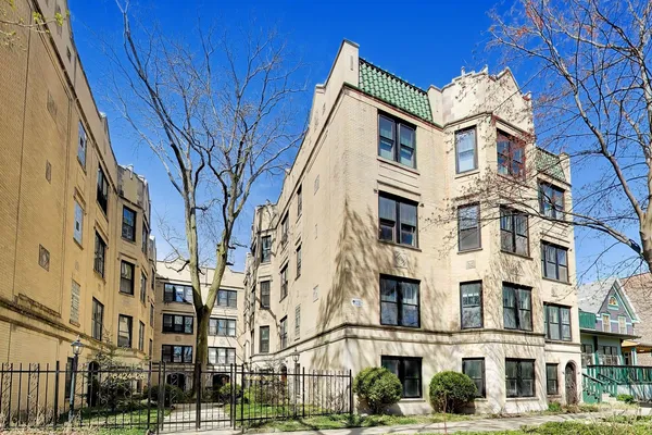 $285,000 | 6430 North Glenwood Avenue, Unit 2J, Chicago, IL 60626