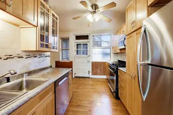 $285,000 | 6430 North Glenwood Avenue, Unit 2J, Chicago, IL 60626