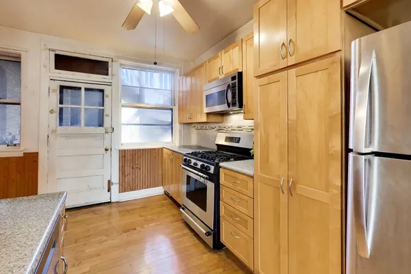$285,000 | 6430 North Glenwood Avenue, Unit 2J, Chicago, IL 60626