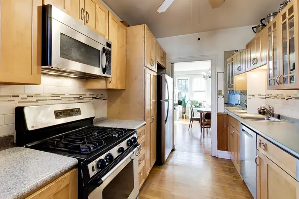 $285,000 | 6430 North Glenwood Avenue, Unit 2J, Chicago, IL 60626