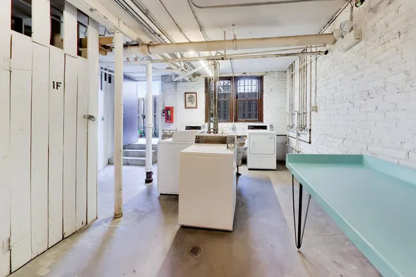 $285,000 | 6430 North Glenwood Avenue, Unit 2J, Chicago, IL 60626