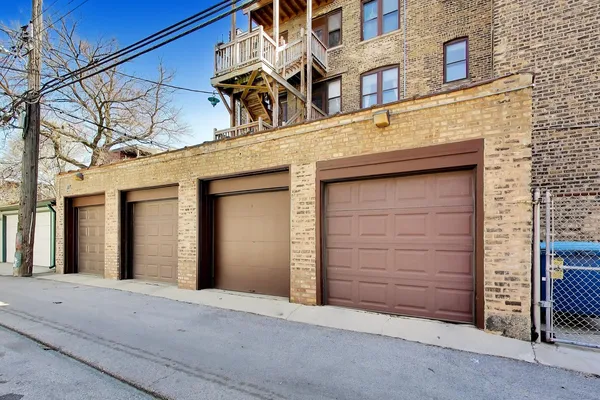 $285,000 | 6430 North Glenwood Avenue, Unit 2J, Chicago, IL 60626
