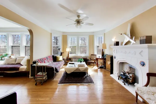 $285,000 | 6430 North Glenwood Avenue, Unit 2J, Chicago, IL 60626