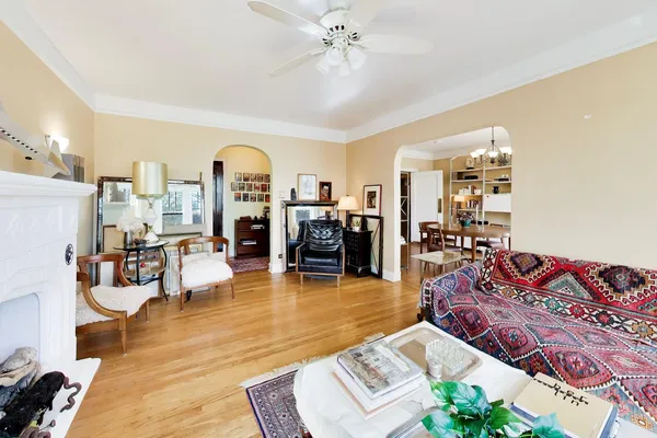 $285,000 | 6430 North Glenwood Avenue, Unit 2J, Chicago, IL 60626
