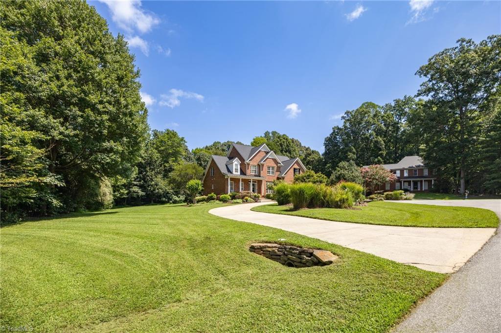 6694 Fegan Road Summerfield, NC 27358 - Photo 3 of 35 Circular Drive