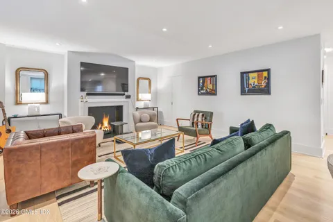$1,550,000 | 11 Lafayette Court, Unit 1C, Greenwich, CT 06830