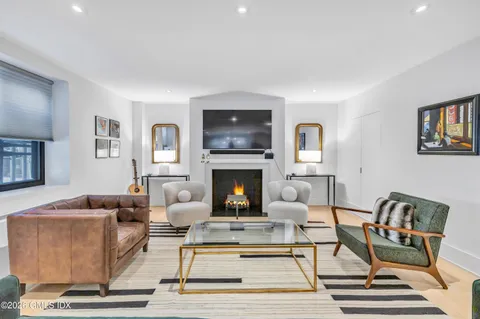 $1,550,000 | 11 Lafayette Court, Unit 1C, Greenwich, CT 06830