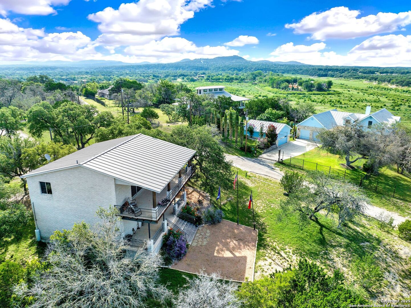 518 Park Bandera, TX 78003 - Photo 11 of 38