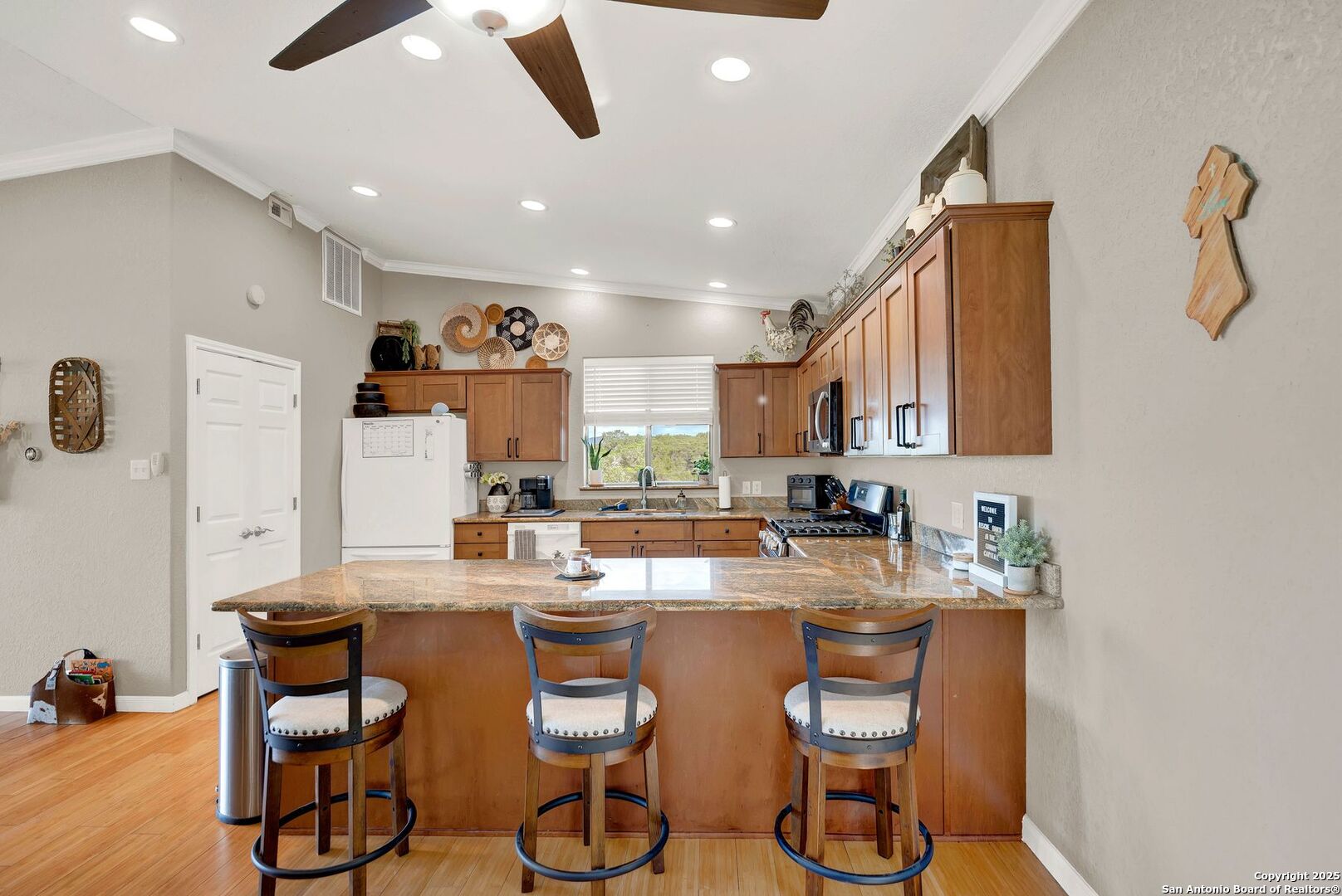 518 Park Bandera, TX 78003 - Photo 17 of 38